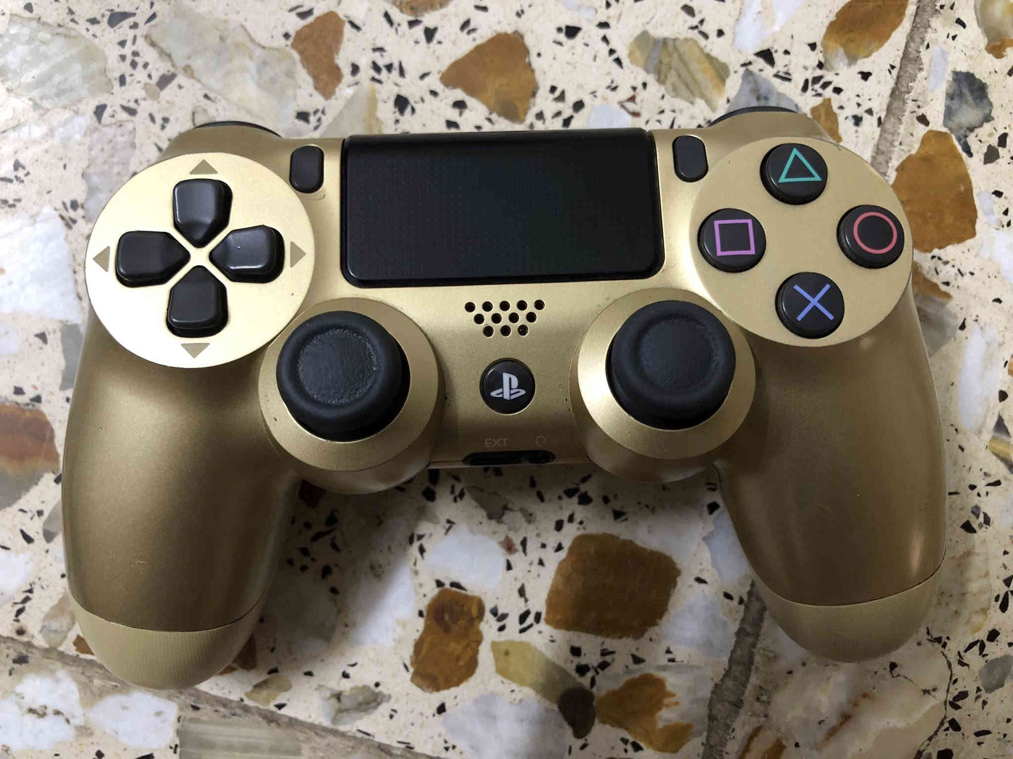 السلام عليكم 
بلي فور برو واحد تيرا مهكر نظام 11 قرص 
بيس 25 او GTA5 بعد بي لعبات يدات2
جهاز كلش نظيف ما مفتوح يشغل 4K 
السعر : 350ألف او بي مجال 
بغداد الخطيب 
الرقم :***********
