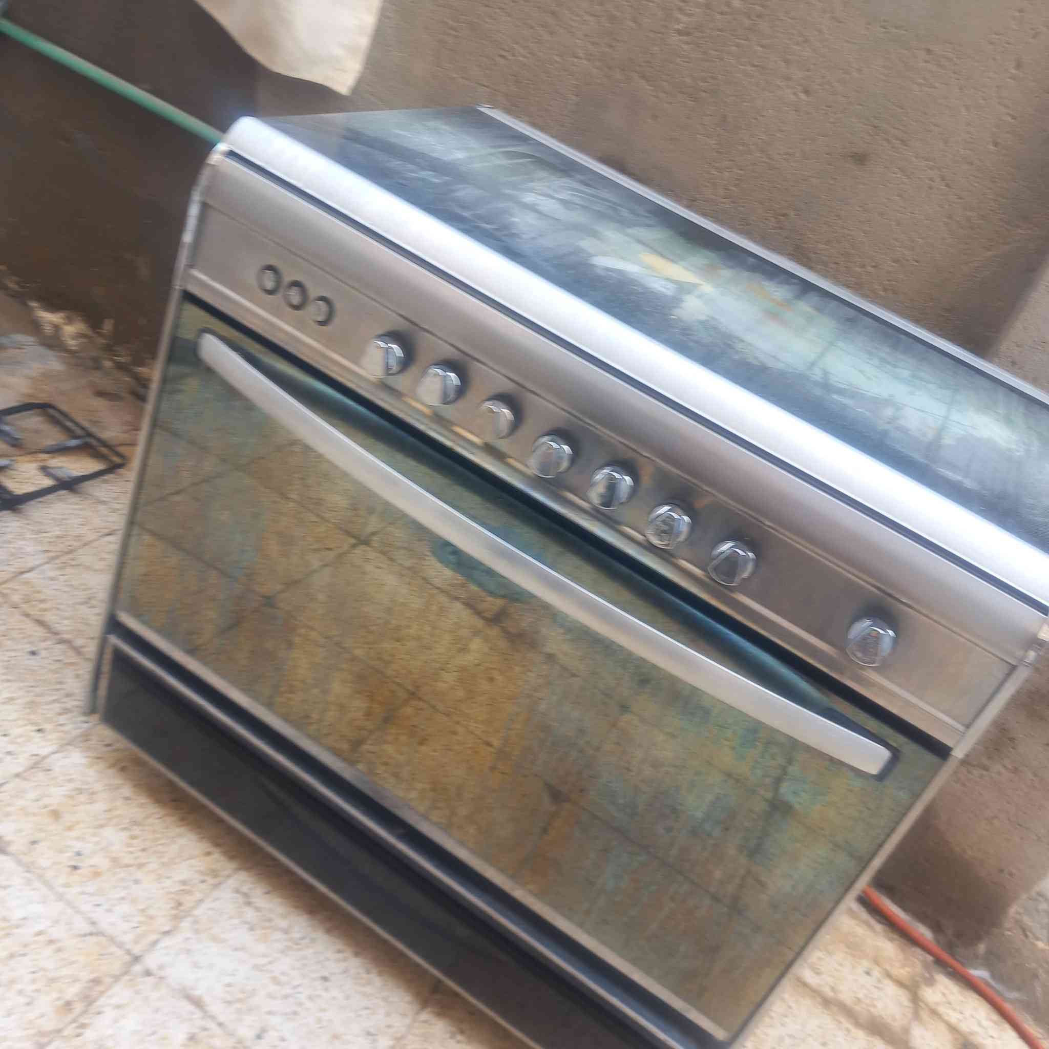 للبيع طباخ شغال ***********
