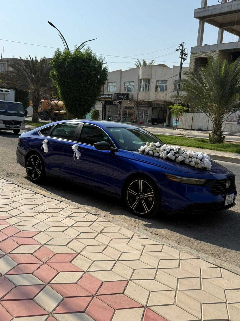 سلام عليكم
للبيع فقط هوندا اكورد سبورت هايبرد ٢٠٢٣ رقم بغداد 
المواصفات
 محرك ٢٠٠٠ تنفس طبيعي مع محرك كهربائي وكير مكفولات 
بصمة تشغيل وابواب ودخول ذكي 
شاشة ١٢.٣ انج 
ابل كار بلي واندرويد اوتو
كامرة خلفية 
رادار امامي تفاعلي 
رادار جانبي تفاعلي مع تحديد المسار 
تحكم ستيرن كامل 
شاشة العينة دجتل تكون بيها كافة اوبشنات السيارة
كشن السائق كهرباء مع مساج 
السيارة جاهزة بدون اي نقص واستخدام شخصي
حادثها واضح بالصور مبدل جاملغ ايسر بدون اي دواخل ايرباك بردة بس وبيها بارد بخشم البنيد والباب مال السايق  
مكانها كربلاء 
للاستفسار الاتصال بالرقم ***********
السعر( ١٩٥٠٠ )دولار وبيها مجال للشراي
