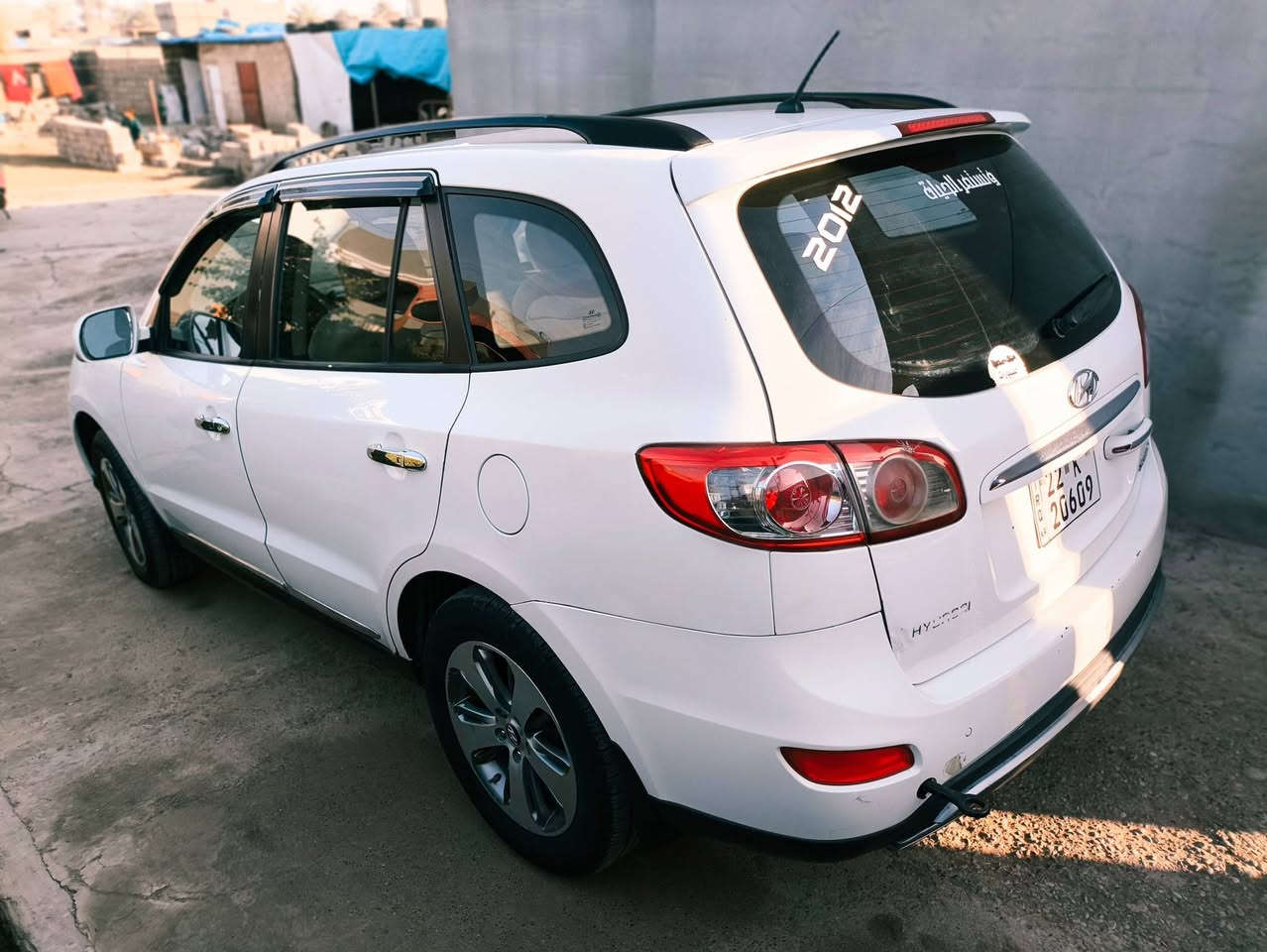 للبيع 
سنتافي 2012 خليجي فول الفول 1/1
 السعر مناسب 145 وبيهه مجال بسيط جداً
صبغ قطعه وحده چاملق امامي فقط بدون دواخل 
محرك 2400 دوش شرط 
محرك كير تبريد ثلج وتدفئه شرط نار  
طخم تواير جدد وصدر طبه
مواصفات فول الفول  سيارت بيت ما متعوبه 
تحكم ستيرن كامل مع تثبيت السرعه 
سلايت فتحه 
بصمة ابواب وبصمة صندوق 
بصمة تشغيل 
سبعه راكب 
ثلاث قطع تبريد 
شاشه ايباد 
كامره خلفيه 
داخل لونين صاج
حته بيهه جرس على ال١٢٠ 
اشاير بل مري ومري شفط
رقم اربيل جديد هزه سنويه جديده شرط التحويل
السياره بأسمي شخصياً
***********
مكان السياره صلاح الدين الشرقاط الحوريه
