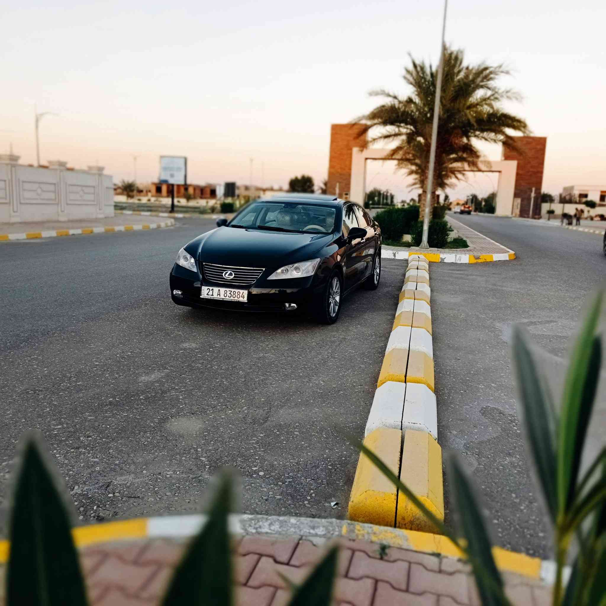 السلام عليكم بيع مستعجل بسعر ٩٨ورقه تيوتا لكزز ES350 ٢٠٠٩فول مواصفات ١/١استيراد خاص رقم سليمانية دولي سنويه هزه لل٢٠٣٠شرط التحويل محرك ٦سلندر وكير شادهن جديد شرط صدر أمامي خلفي طخم تاير تبريد قطعتين ثلج سياره جاهزه من الدعاميه للدعاميه ماشيه٢٠٠حقيقي استخدام شخصي
السعر ٩٨ورقه اعتذر جداً عن الاقساط والوعده 
مكان السياره تكريت 
***********
***********     ‏
***********
