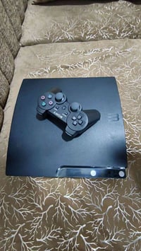 بلي 3 نضيف كامل ملحقات شباب الجهاز ما خال بي العاب بس لعبتين شباب ابيع...