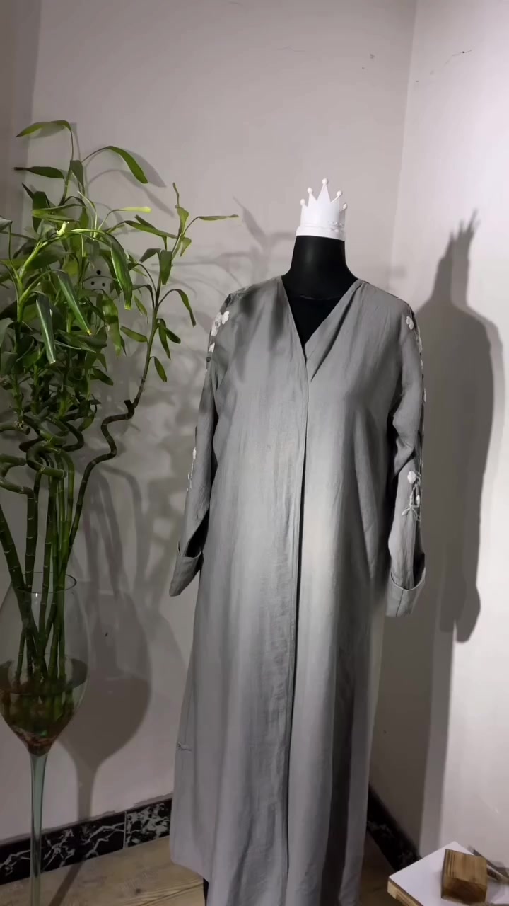 أهلاً وسهلاً بالجميع! أود أن أعرّفكم بنفسي وأن أشارك معكم صورة التقطتها لمشروعي الخاص ببيع العبي الخليجية الباله وبأسعار مناسبه جدا
اتمنى منكم تدعموني برفع المنشور أو لايك وتعليق حتى لو لم تشترو مني


**إذا كنت صاحب هذا الإعلان وتريد حذفه لأي سبب، رجاءا أرسل رسالة إلى الدعم الفني**