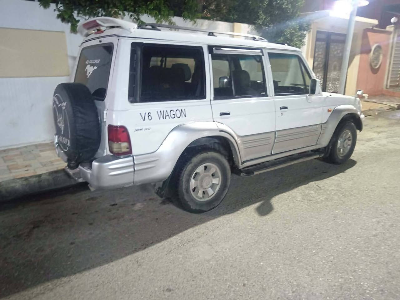 كالوبر 2002 قطعه وحد   صبغ كير عادي مكينه V6  تبريد دبل اكسل سيارة بلدي  كاربون بنزين شرط تحويل السعر 75
(***********)
