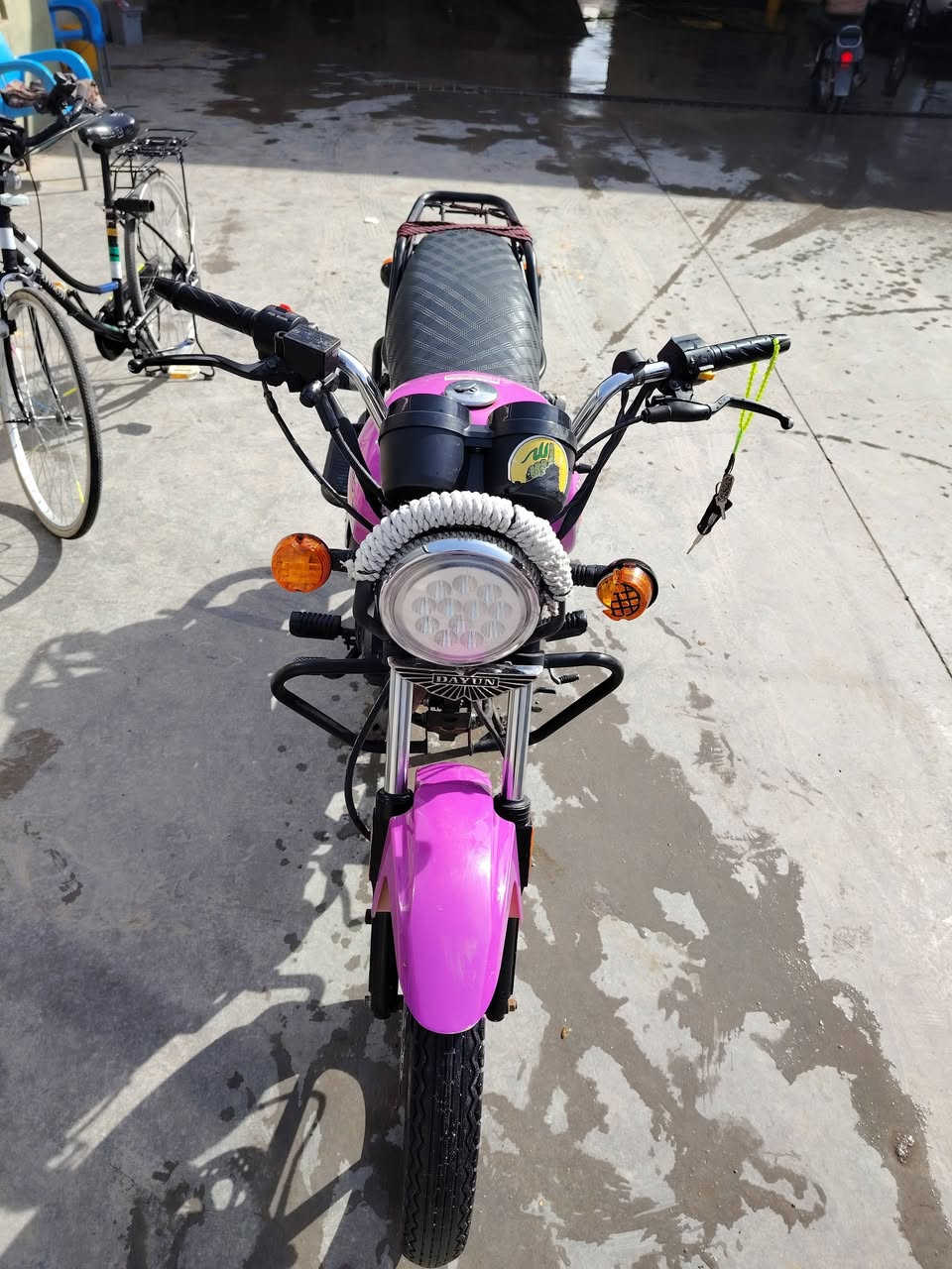 السلام عليكم للبيع موديل 22 محرك 200 اوراق اصولي سعر 
1500 ويها مجال قليل العنوان كربلاء الحسينيه ***********
