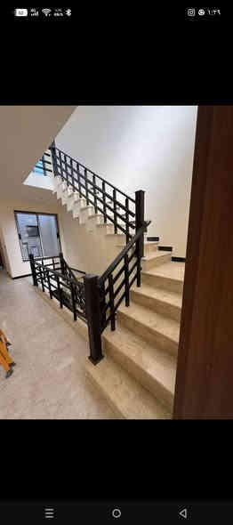 بيت للبيع مساحة 95متر بناء فول موصفات 3نوم وصاله ومطبخ وخدمات باضافه إلى حديقة خلفيه  الشعب حي العقاري الأولى قرب مدرسه المروج الخضراء الاهليه لاتصال مكتب كليم الله للعقار مقابل مدرسة بلقيس تابعني على صفحه ***********
