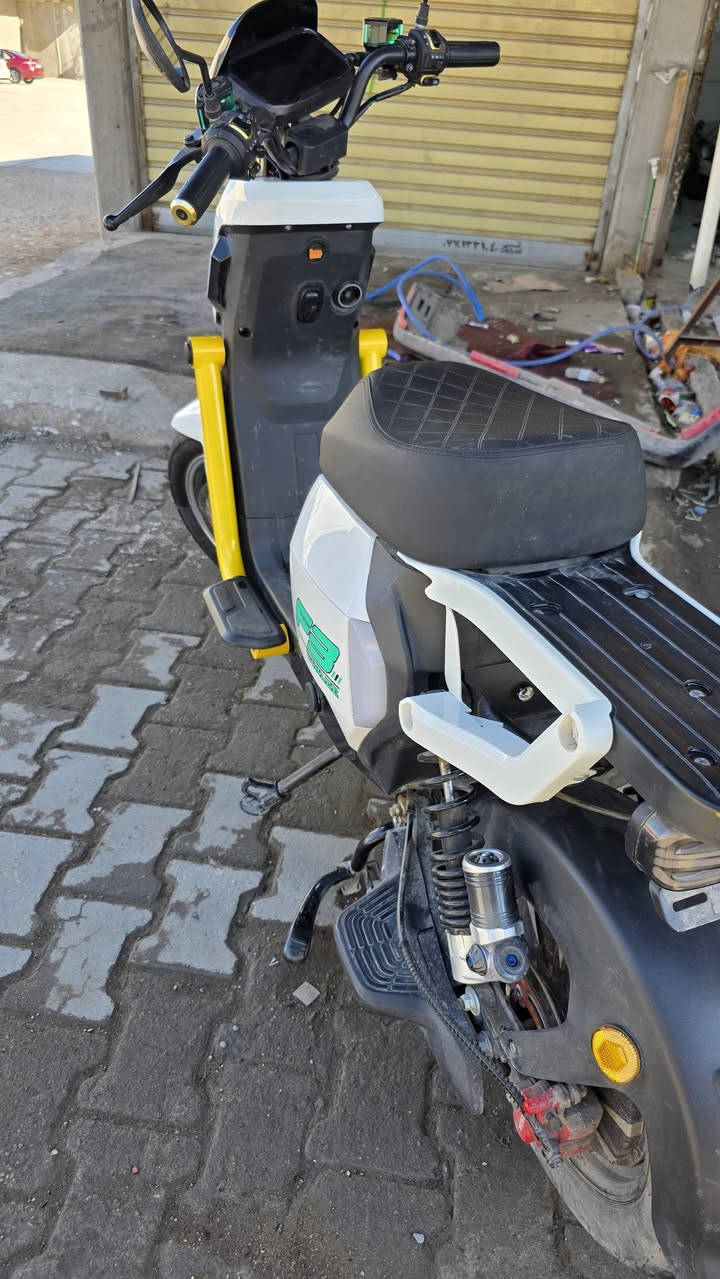 سلام عليكم
دراجة F3 شحن بدون بطاريات سعرها 375 الف قفلها أخوان 
*********** مكانها كركوك/سوق رأس الجسر.
