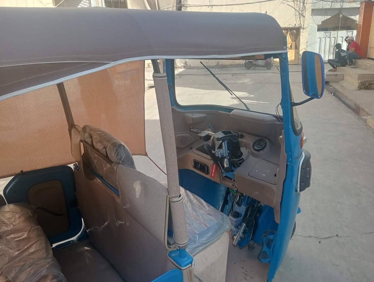 السلام عليكم
للبيع 21 تحويل 
التكتك معمره جديد 
كامله مكينه مجفته جديد 
دوشمه جديده جادر جديد 
تخم تاير ويل جديد 
كهربائيات كامله السعر 
اتصل على الرقم *********** ديالى بعقوبة
