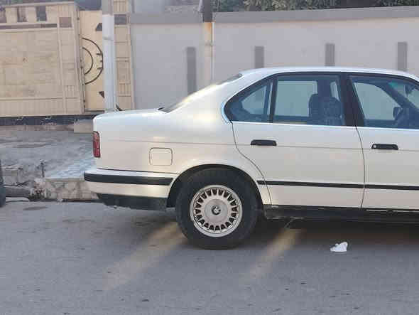 السلام عليكم
سياره للبيع موديل 91 
محرك 525 وراد ياباني جديد شرط 
كير توماتيك
سياره مابيها صبغ   مبدل بيها جاملغ بس
تبريد شغال  كهربائيات سياره شغاله كلها
باقي تفاصيل اتصل ع رقم
***********

السعر 55
