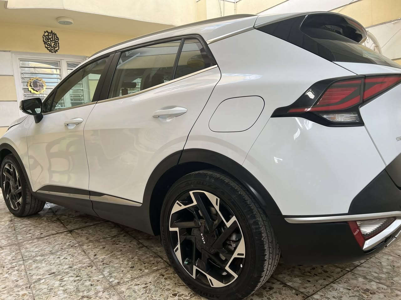 كـيا سبورتج  موديل 2022 رقم بغداد بأسمي
السيارة جديده وجاهزة وارد خليجي

المواصفات نص فول
محرك 2000 دوش
مري شفط + اشارة بالمري
هاند بريك دكمه كهرباء
كامره خلفية
ويل كب 19
حساسات خلفية
قطعتين تبريد 
درايف مود
انضمة قيادة
شاشة كاربلاي
شفتات
كيجات الكترونيه
كروز سرعه
كشنات مخمل
لايت زنون LED
وبگ لايت LED
اوتو هولد 
تشغيل سويج 
السيارة ماشية 62000kM وقابل للزيادة
السعر 208$ وبيها مجال
كفاله عامه عدا طخه شويه بالدعاميه الخلفيه فقط
العنوان : بغداد الحرية الدولعي
للأستفسار : هـ ***********
***********
