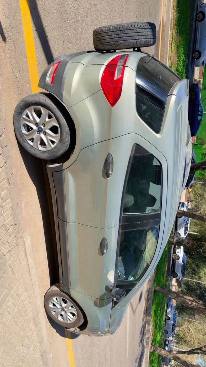 فورد ايكو سبورت موديل ٢٠١٦ وكالة خليجية لا يوجد فيها تبديل تبريد وتدفئة بلادية رقم سليمانيه سعرها ٨٠ وبيها مجال رقم صاحب السياره ***********
