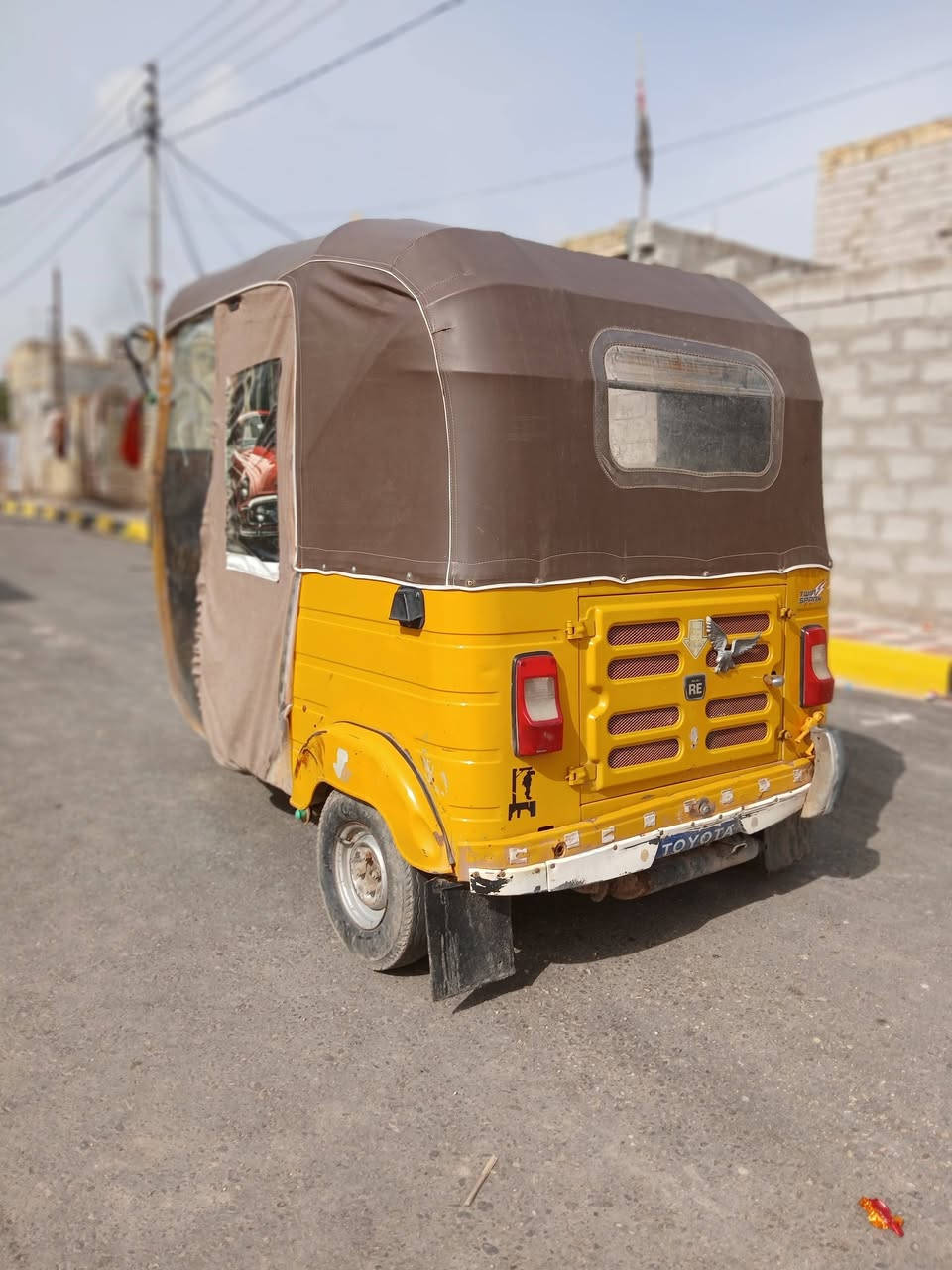 تكتك للبيع موديل 19)داخله ب20 سنويه
السعر خمسه ونص وبيهه مجال 
***********
