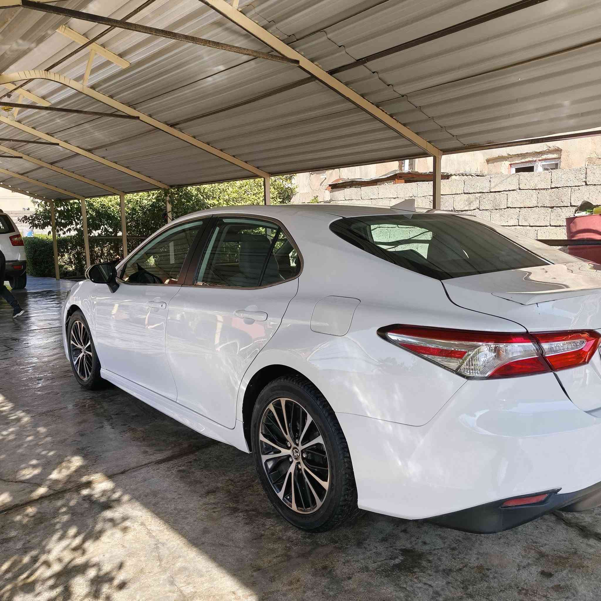 السلام عليكم للبيع كامري موديل 2020  أمريكي SE رقم أربيل دولي تريد وكالة تريد تحويل ضرر خلفي وبيها جاملغ أمامي بالعراق صدر تواير جديد محرك كير شرط السونار مرفق بالمنشور
السعر 170وبيها مجال للاستفسار الاتصال***********
