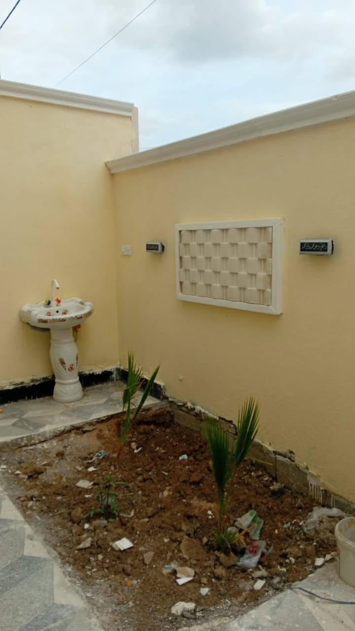 #اسعد_الله_أوقاتكم_بكل_خير ***********
دار سكن للبيع ⛪️ بسعر بلاش 
 

#مساحت كل بيت 120 متر  بناء حديث بعده بل جيس

#يحتوي البيت على غرفتين نوم 
و ديوان 
و صاله 
و مطبخ 
و صحيات داخلي و خارجي 
بيت كلش مرتب 

كافه الخدمات متوفره 

#جنس_العقار :: طابو صرف زراعي بأسم عراقي سند ٢٥ 

البيت علا شارع  10 متر وركن 🛣️

#العنوان البصره ابي الخصيب العوجه 

سعر  بيت 65 مليون  و بي مجال 
#للاستفسار الاتصال على الهاتف 📞📳
📳((***********
