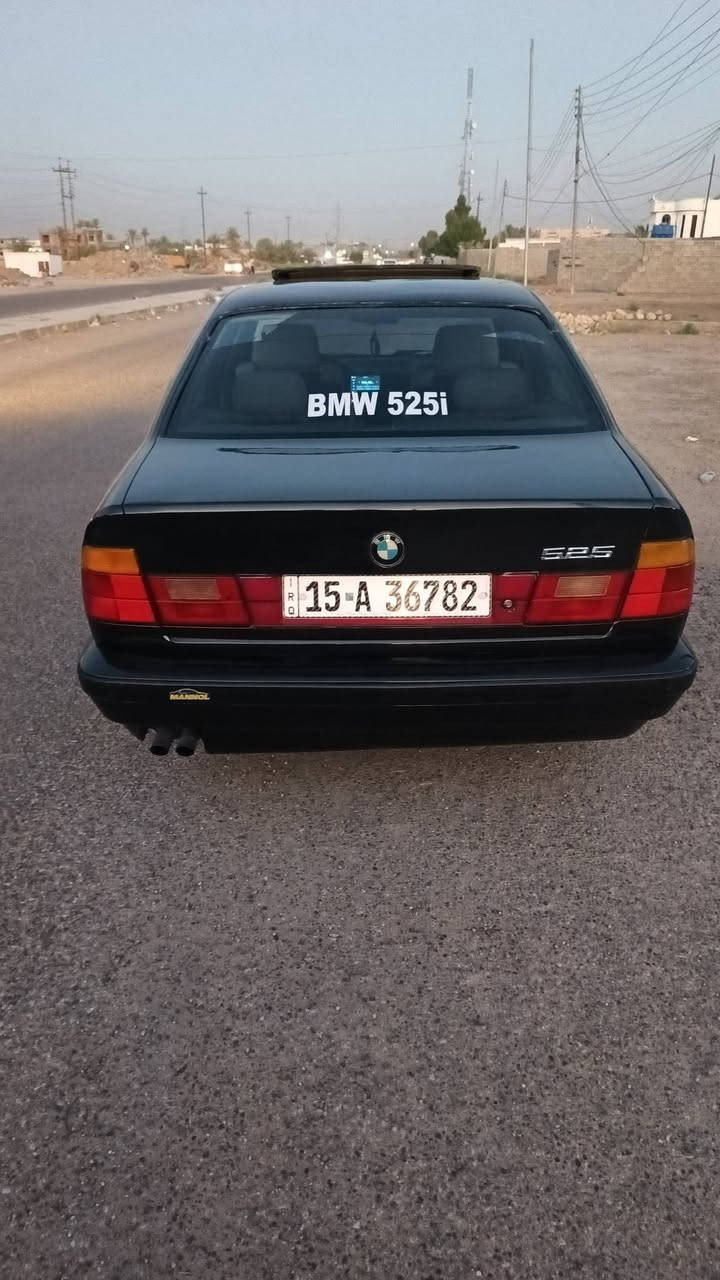 بي ام 525  موديل 91 سياره مصبوغه عام جماليه محرك مسكر فانوص تبريد ثلج تخم تاير  جاهزه مال جناي رقم انبار انكليزي تحويل مباشر  مكان سياره 
الرمادي جويبه السعر 46 وبيه مجال خوان مكلف بنشر وهاذ رقم صاحبه ‏‪***********‬‏
