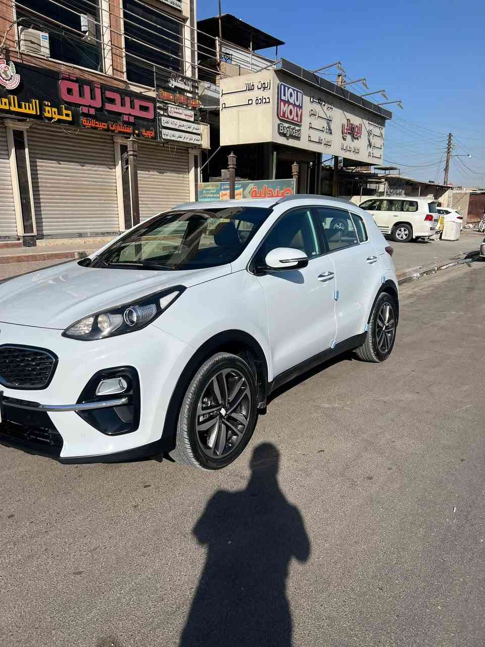 السلام عليكم
سبورتج 2020 خليجي مكفوله من الصبغ والتبديل
رقم بغداد الدولي باسمي تحويل ثاني يوم وين مايعجبك
السياره ضمانً الشركه الدوليه العراقيه 
معروفه موصفاته 
شاشهً كامره 
حساسات اماميه خلفيه 
مري شفط
تحكمات استيرن  
ثلاث انضمه قياده 
قطعتين تبريد 
وباقي الموصفات معروفه 
ماشيه ٦٣ ألف كيلو
مكان السياره بغداد حي اور 
السعر ب ١٩٤ وبيها مجال قليل
لاستفسار والاتصال ***********
