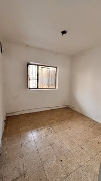 شقة أرضية • نظيفة • ورة دائرة الكهرباء