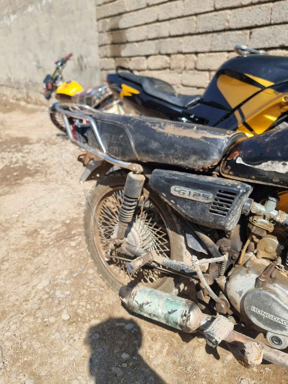 السلام عليكم موطور سيفان للبيع
شغال كامل
السعر ١٠٠قفل
مكاني الجواعنه 
***********
