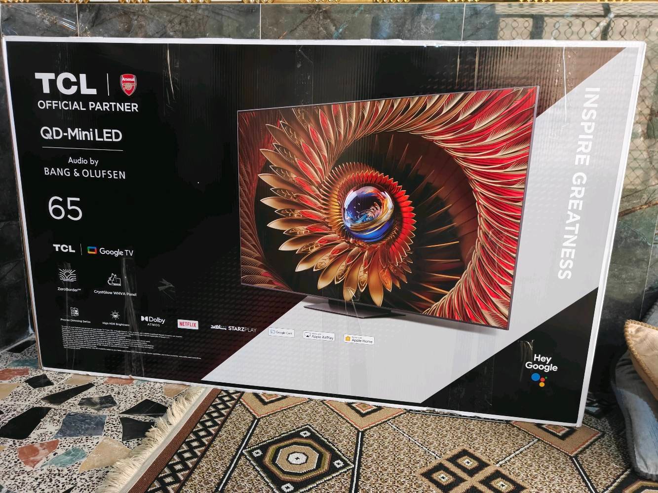 شاشة tcl c8k  حجم 65 اعلى فئة جديدة غير مستخدمة للبيع السعر مليون و550 مجال بسيط عنوان بغداد اي استفسار عالرقم ***********