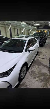 كورلا 2025 شكل خليجي  ماشية ٢٠ الاف مرقم بغداد باسمي  كفالة سياره كشنا...