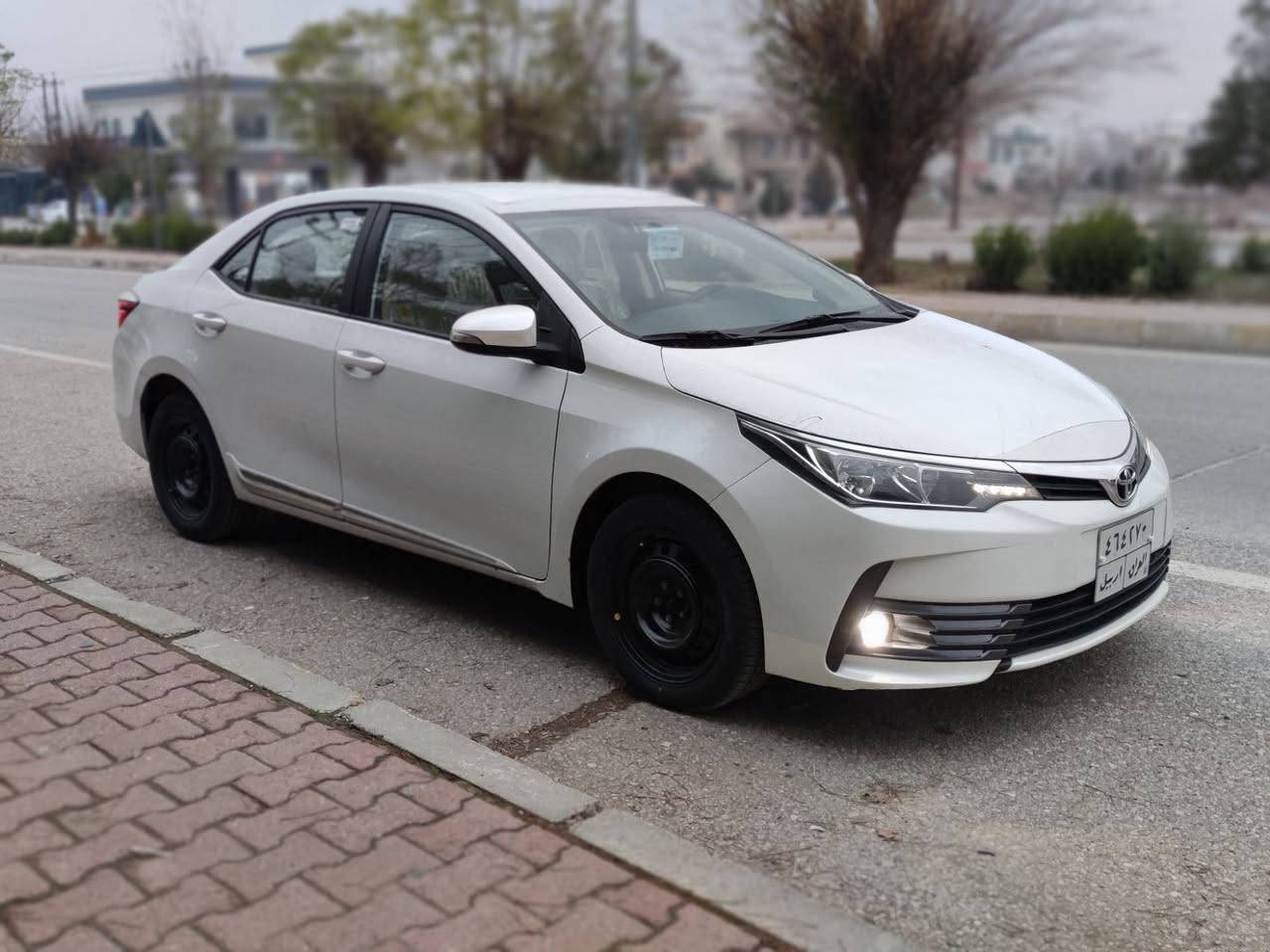 توێتا کرۆلا مۆدێل2018ی خلیجی مەکینە گەورە20
قەترە بۆیاخی نیەو بێلێدراو برغۆی نەکراوەتۆ
بەناوی خخۆمانەوەیەو وەکالەش دەکەینەوە
ه131هەزاری ڕۆشتوە 3سویچی بیلادی لەگەڵایە
تەحویلو غرامەشی بەشەرت حەفتەیەکە چوار تایەی لۆک خراوەتەژێری گێڕو مەکینەی بەشەرت نەکراوەتەوە
خراوەتە ژێری تەبریت ساردوو گەرم بەشەرت
سعریشی 153گەڵاو مەعمەلە
گەر موشتەریت تەلەفون بکە لە خزمەتام 
***********//*********** حلبجة, السليمانية
