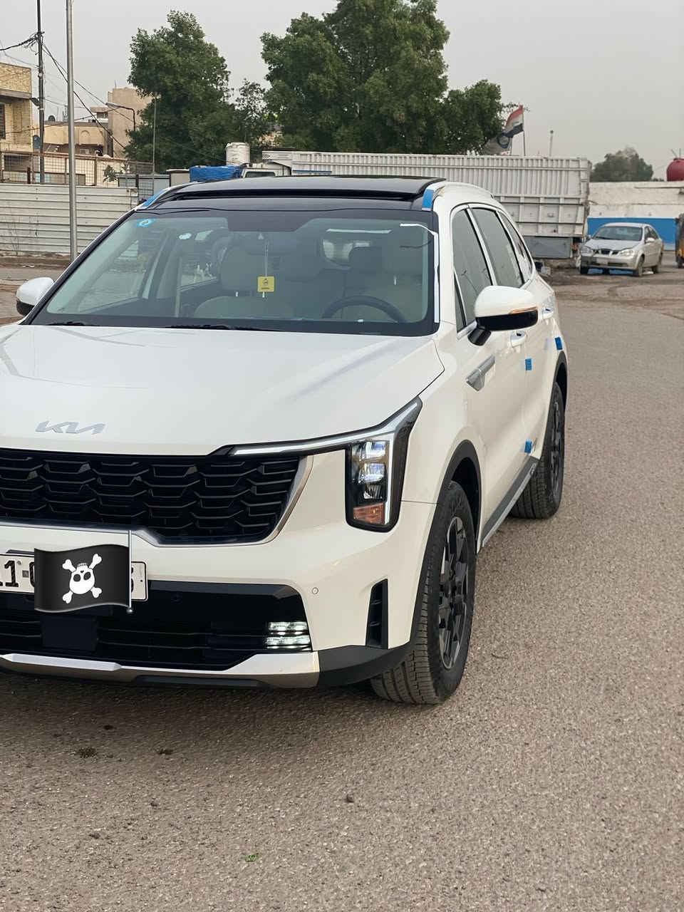 السلام عليكم 
🔥 كيا سورنتو 2025 – 4 سلندر 
ماشية 15 الف رقم بغداد 
⚙️ المحرك: 4 سلندر 2500
▪️ بنوراما
▪️ كير ماوس 
▪️ سايد بريك دكمة
▪️ ٧ راكب ٣ قطع تبريد
▪️بردات خلفية 
▪️جنطة كهرباء 
▪️كشنات كهرباء 
▪️بقية المواصفات المعروفة
للاستفسار 
***********
