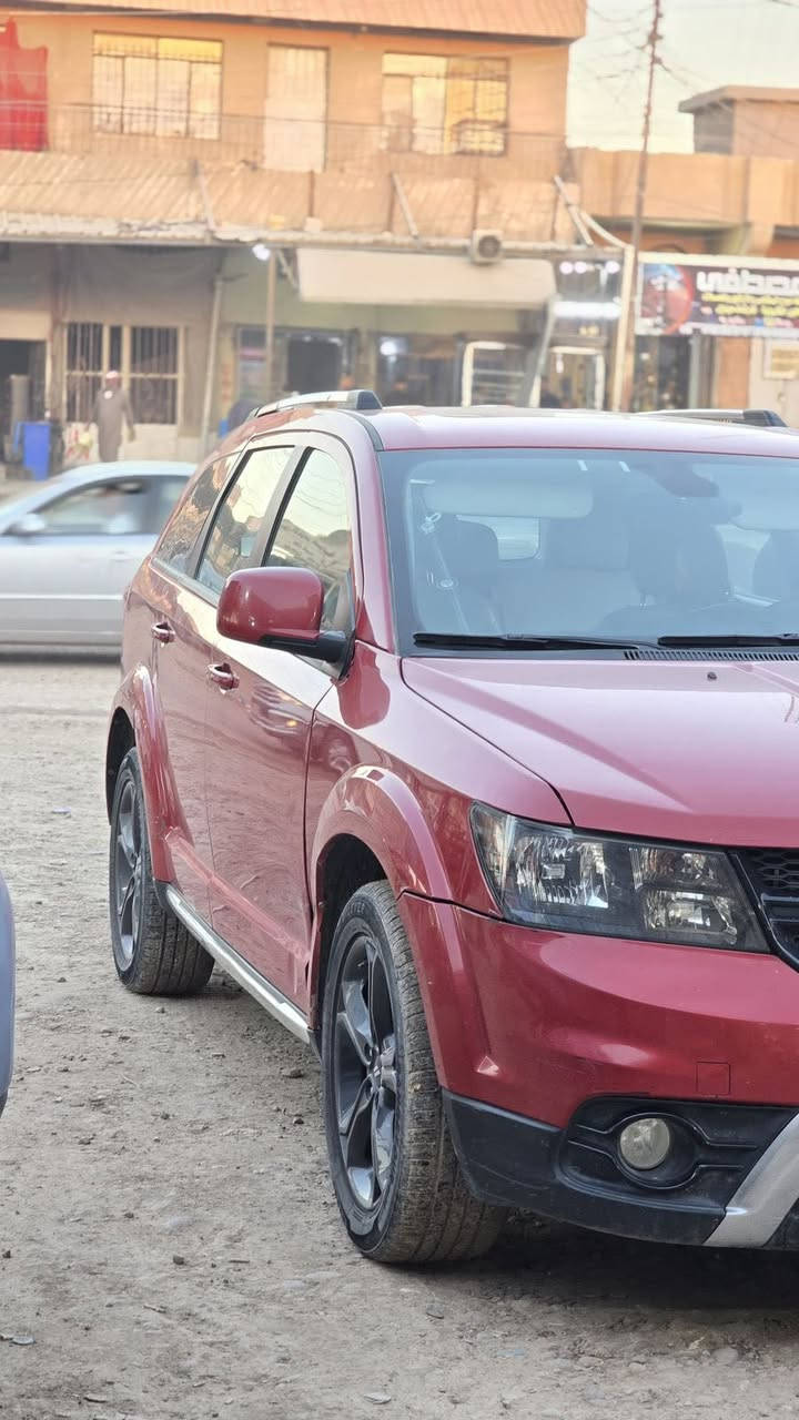 للبيع او مراوس… دودج جورني 2020 
فئة الكروس رود 
محرك 2400 سلندر4 اقتصادي 
مقاعد جلد ،،، مواصفات السياره معروفه
سياره داخله كلين بيهة دعاميه خلفيه بس 
وبالعراق بيها ملاحضات  موجوده بالصور
 ماشيه 113 الف 
مكانها المنصور
سعر 169$ وبيهة مجال للشراي
***********
غير متواجد فيس بوك
