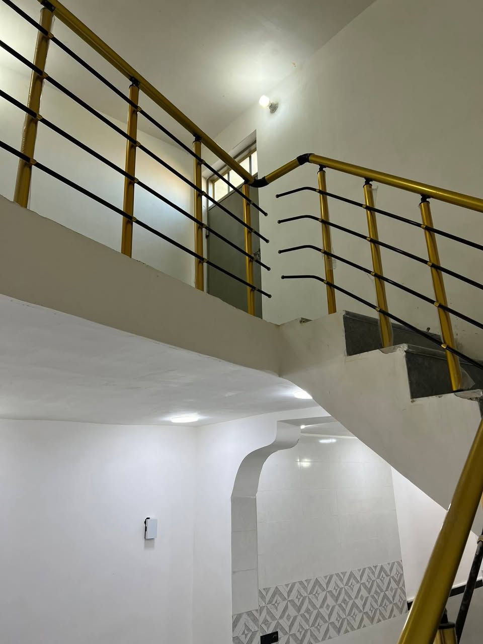 المساحه 100 متر + 100 متر
المكان منطقة حي الشهداء خالف السادين 
ابناء حديث و جهاز السكن 💎
جميع الخدمات متوفره ماء 💦 كهرباء ⚡️ 
الشارع 🔟 
الاستفسار ع الرقم ***********
