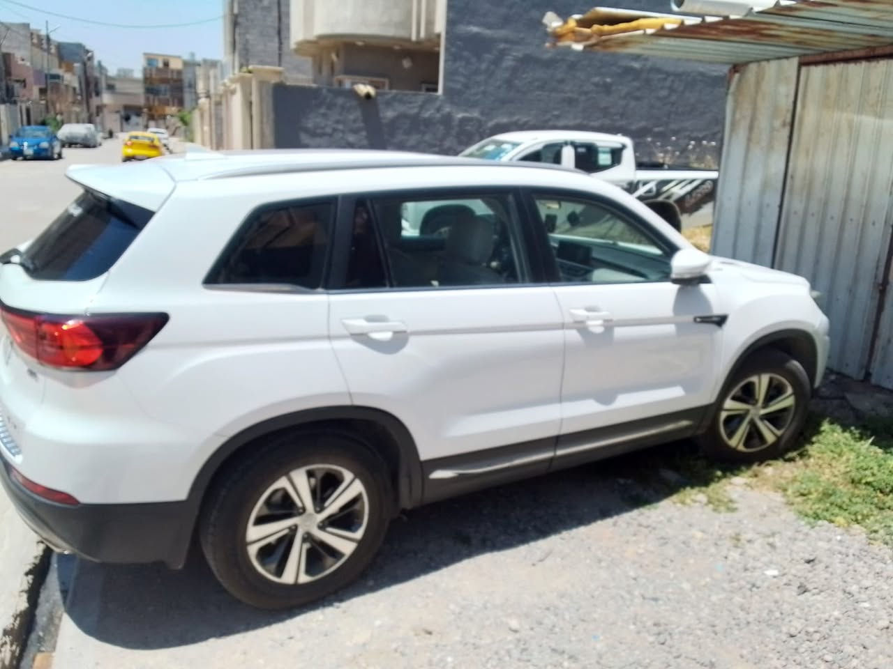 شانجان موديل 2019 كلين رقم بغداد فول مواصفات مري شفط حساسات جانبيا اماميا خلفيا كامرات جانبيا خلفيا دوار بصما محرك 4 سلندر توربو 4ويل سايد بريك دكما السياره جديده بدون اي ضرر سعر 135وبيهه مجال

***********
