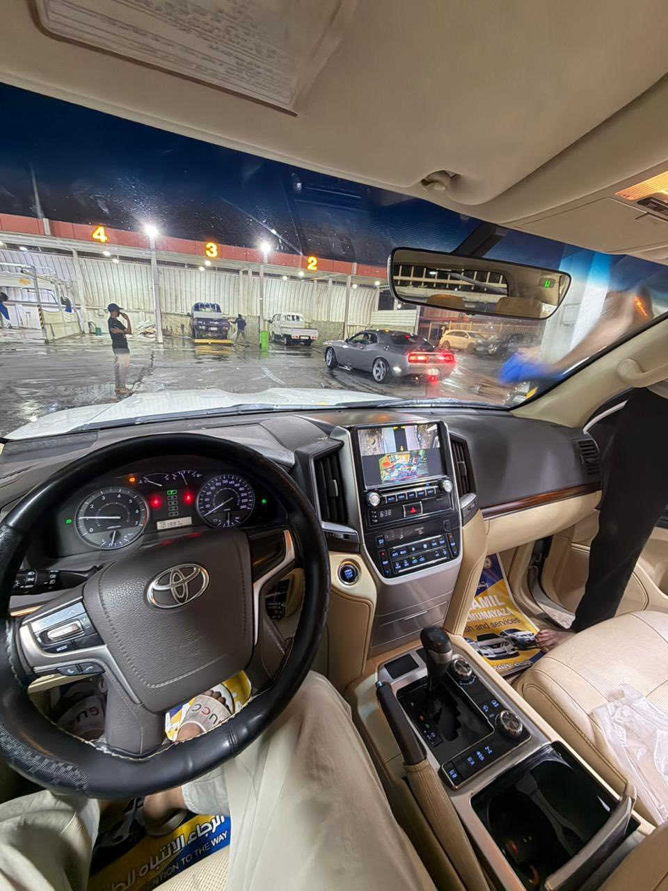 السلام عليكم 
لاندكروز GXR 2017 وايت ادشن 
مكفولة 
فول مواصفات 
السعر 490
البصرة مدينة الامل 

0781 006 4424
