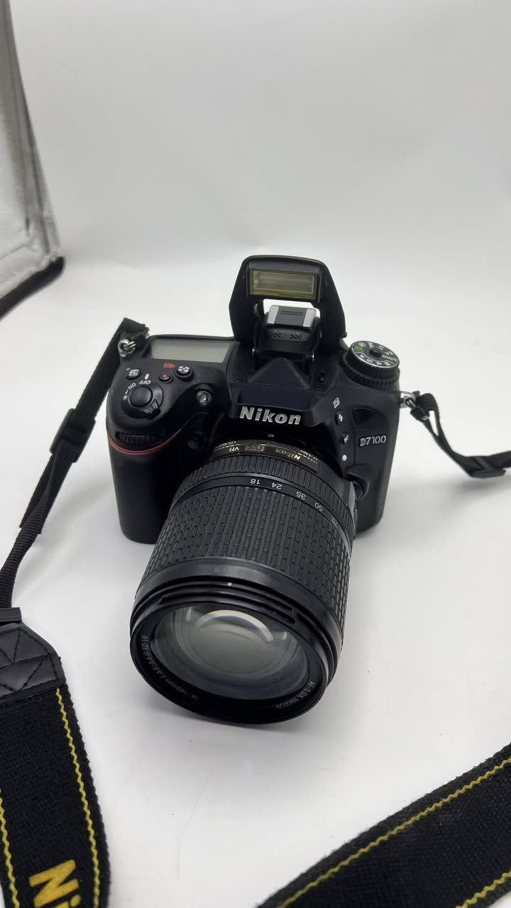 السلام عليكم 7100 للبيع  كسر سوك
نظافه فوللل موضحه بالفديو 

شتر 18k

عدسه18-140

كرب 

شاحنه 

بطاريه 

رام 

بيه مشكله فقط الفلاش ماينسد وفطر من جوه موضح بالصور وماماثر اي شي عل الكامره 

السعر 275 الف قفل قفل 

ذي قار سوق الشيوخ 

***********
