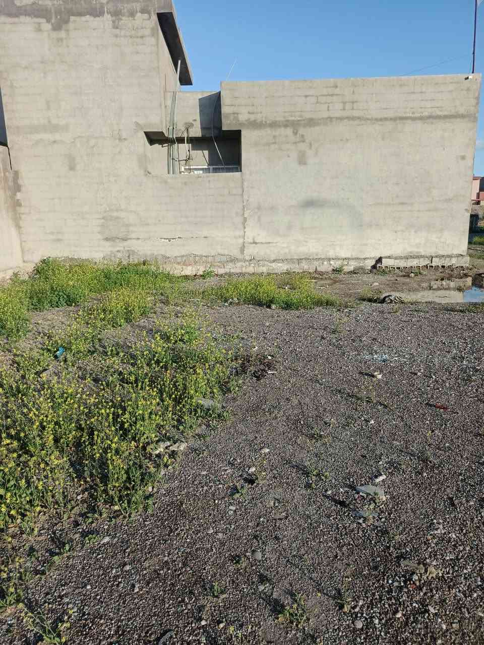 قطعه للبيع واجهيه 15 م نزال 19 م في المعسكر قريب ع شارع العام للتواصل الاتصال ع رقم 📱 ***********
