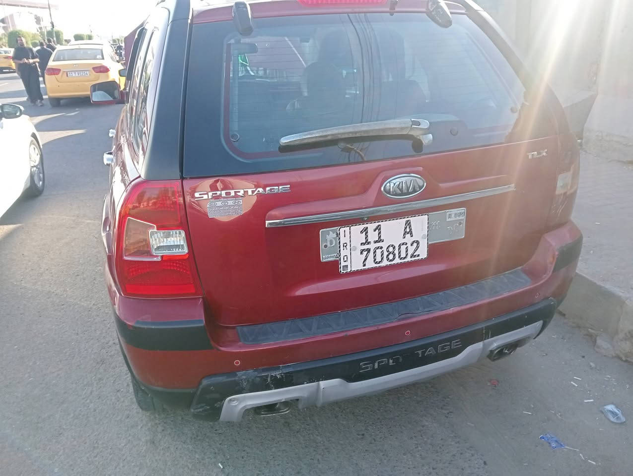 داسلام عليكم كياسبورتج 2009سياره بيهه جاملغ الامامي صبغ ومباوك وياي الباب الامامي صبغ حدايه نص عمر سياره جاهزه مكينه تبخير بيهه تنقيص سياره تبريد منضومه جديده دوشمه سياره سنويه 2030جاهزه هزه جديده مكان السياره بغداد كماليه قرب مستشفى الفضيليه كماليه غرفه جديده فول عد الفتحه والبصمه اربع دسكات ***********
