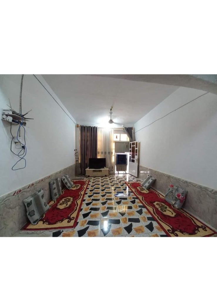 بيت للايجار غرفتين واستقبال كبيره صالات 2. مطبخ كبير. صحيات خارجيه وداخليه. والبيت نظيف. 
 للتواصل.     ***********

تعديل ؛ المكان حي التجار. فرع علي ناصر كزله.
