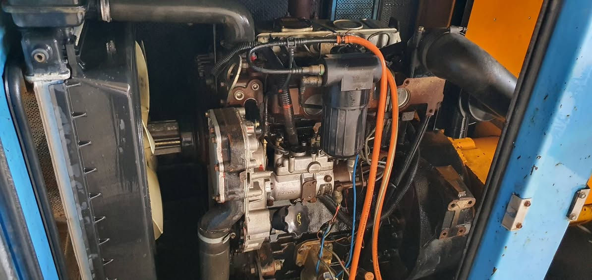مولد بيركز  كاتم  أنجليزي 30KV تجميع لبنان مفتوحه السعر  30 ورقه   .
رافعه شوكيه  2.5طن  يلا  صناعه  (كوريه يابنيه) وارد  أمريكي  محركها  كيا  آسيه شغاله  ثلاث حركات  كَير  أوتو ماتيك .
السعر  37 ورقه  .


**إذا كنت صاحب هذا الإعلان وتريد حذفه لأي سبب، رجاءا أرسل رسالة إلى الدعم الفني**
