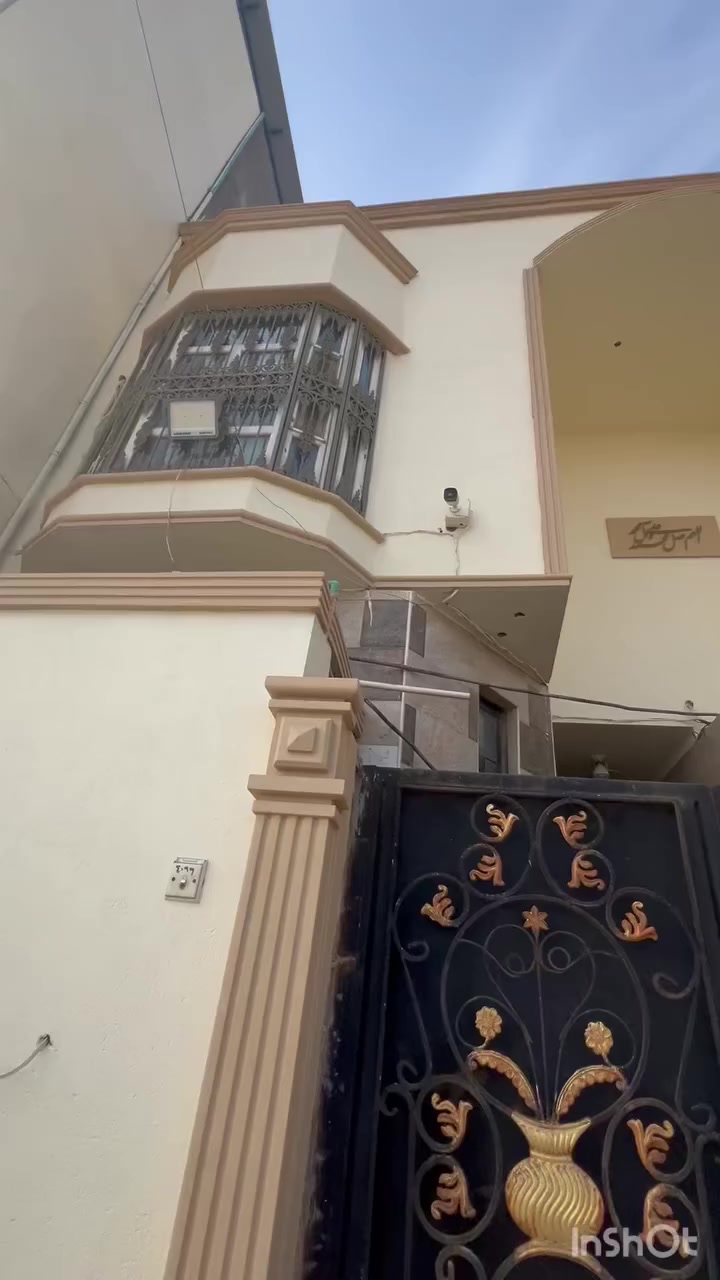 بيت ١٠٠ متر بياسين خريبط يقع ع شارع عشرين متر مقابل خدمات ومقابله دائره كهرباء قرب مدارس حاتم الدراجي وللتفاصيل عن السعر والامور الاخرى عبر هذا الرقم ***********
