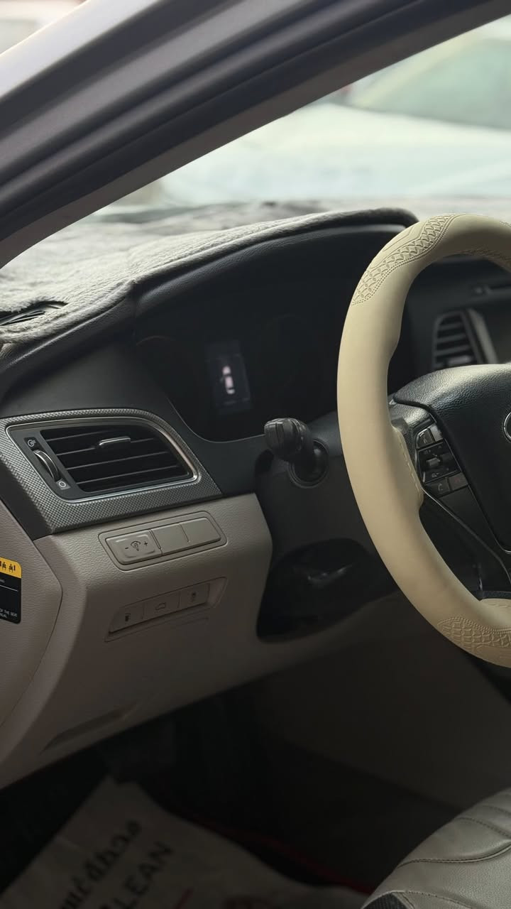 سلام عليكم سوناتا٢٠١٦
امريكي السياره كله ليبل واحد حادث دعاميه و خشم جاملغ امامي فقط نفسه مامبدل سياره جديده جاهزه كير ومحرك وحداديه كهربائيات تخم تاير جاهزه على كلشي 
رقم اربيل دولي سنويه ال٢٨ 
والسياره نفس الصور واحلى 
مكان السياره واسط نعمانيه 
السعر ١٢٨$ وبيه مجال بسيط. 
***********
‭٠٧٨١ ٢٣١ ٥٦٠١‬
