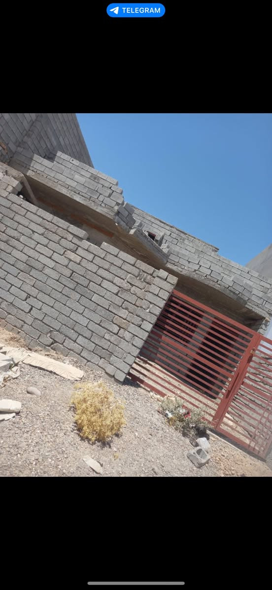 هيكل للبيع في دوانم المعمل مساحته 200 متر عل شارع 50 للاستفسار الاتصال على الرقم ***********
