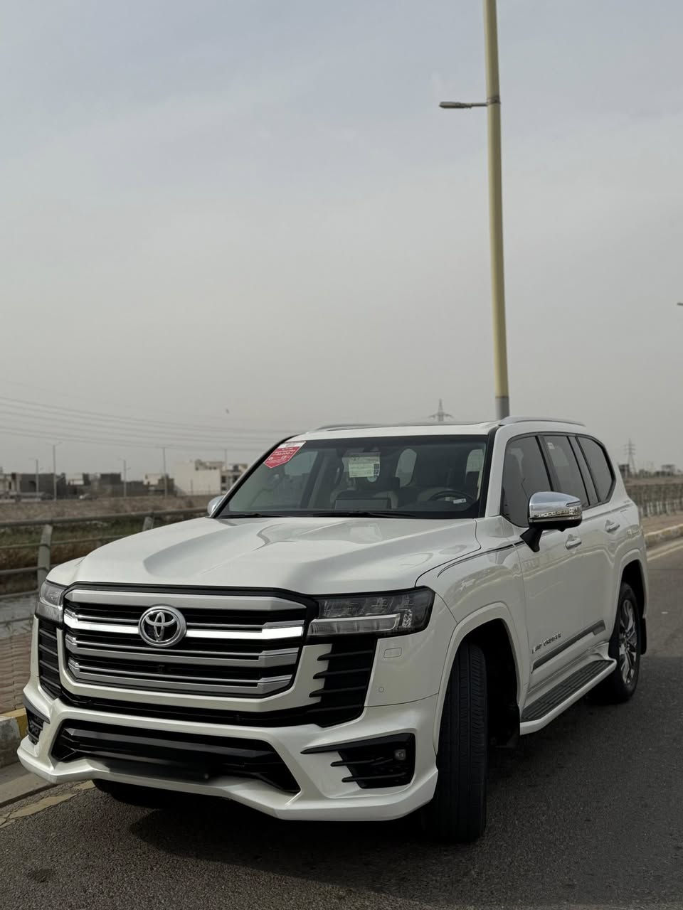 السلام عليكم 
لاندكروزر 2024 GXR لمتد اصلي ساز ضمان محرك 4000
مغلفة PPF كفالة عامة رقم بغداد بأسمي تحويل مباشر 
شاشات كامرات 4/360 نقط عمياء جلد تبريد تدفئة صندوق كهرباء لد دوسات لد شباك بلادي ماشية 23 الف
وباقي مواصفات الساز لمتد سعر السيارة 70000$/700$
مكان السيارة الرمادي للتواصل ***********
