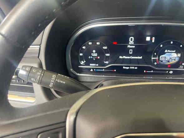 جمسي رقم اربيل بيه خط كراج النهضه وبيه كراج اربيل مديل 2022 ماشيه 200 رقمي *********** امريكيه بدون حادث ولا غرق جاهزه السياره
