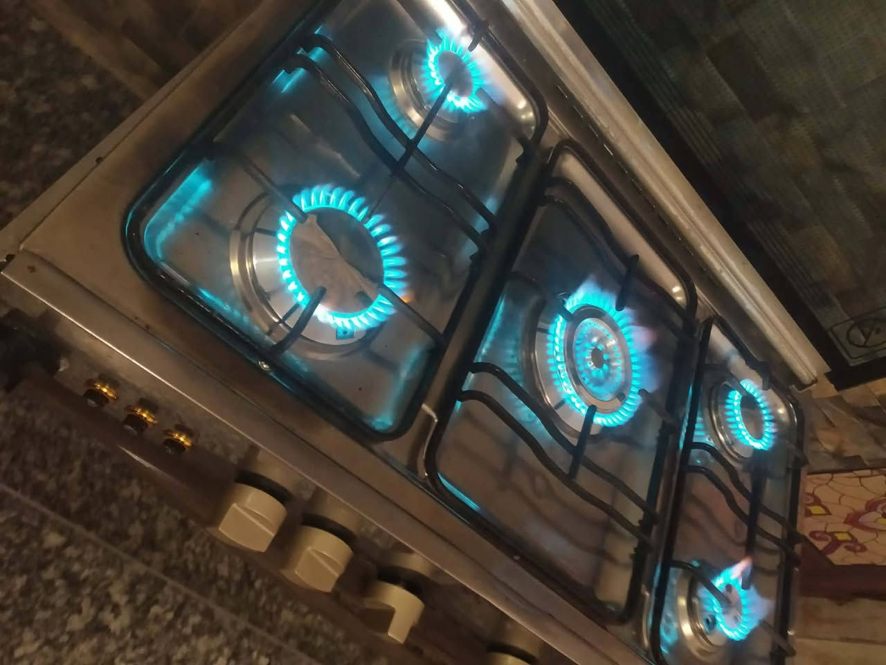 طباخ كريازي مصري كله شغال عالفحص عيون والفرن ناره زركه وقويه بيه ظمان سنه. سعره 200 يوجد توصيل


**إذا كنت صاحب هذا الإعلان وتريد حذفه لأي سبب، رجاءا أرسل رسالة إلى الدعم الفني**