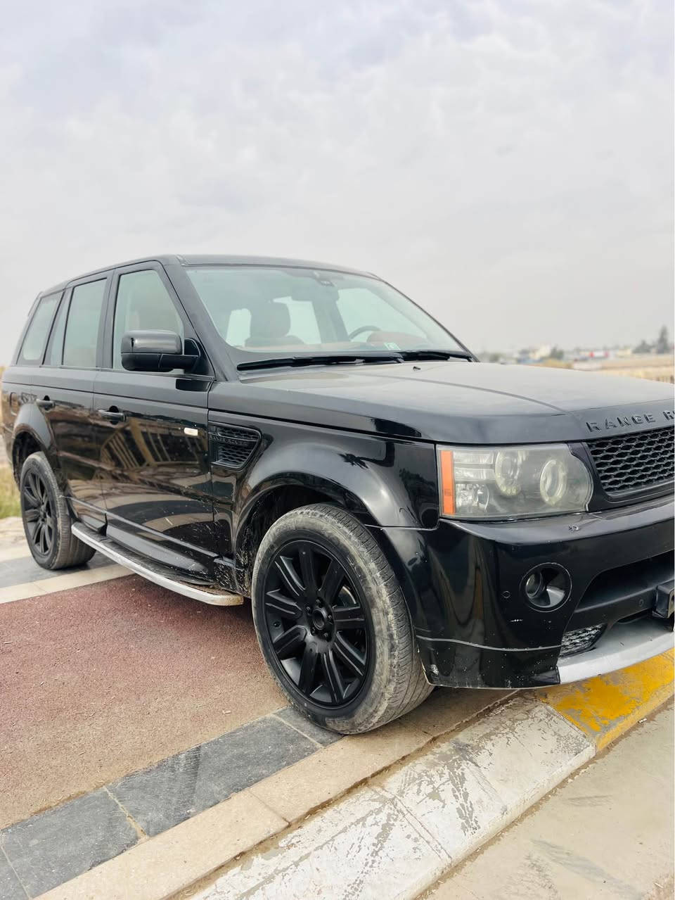 السلام عليكم للبيع او مراوس رانج روفر 2010 بدون سوبر يعني HS وارد أمريكي بدون حادث صبغ فقط قطعتن باب ومباوك جاملغ كير مكينه خير من الله  جولبسات شغاله صاعد نازل فول مواصفات سلايد روف حساس امامي خلفي كأمره 5 بصمات كشنات تدفئه تبريد كراسي كهرباء خزن ميموري تحكم ستيرن تدفئه بل ستيرن كهرباء داخل لونين بعد بيهه هواي مواصفات سياره يراد  الها ترتيب بصيط جدا   السعر مناسب جدا جدا للاستفسار *********** رقم بغداد مميز. ومكانها ديالى. يرهم مراوس بعقوبة, ديالى
