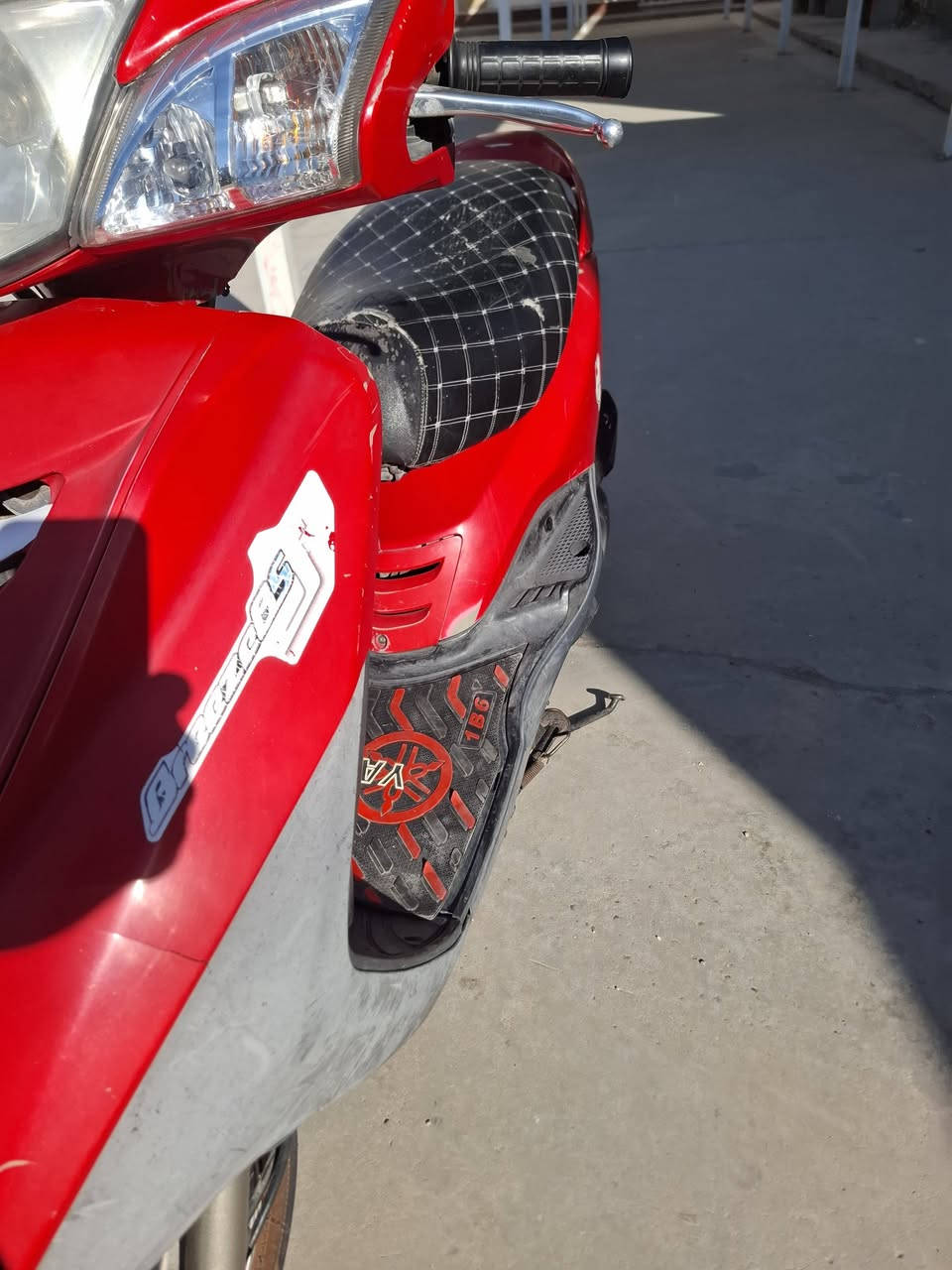 سلام عليكم بريز ببغاء دراجه نوزل خطين مكينه برغي واحد مامفتوح جيب وياك فيتر يفحص دراجه لوك  سعر (900) الرقم*********** بغداد الشعله
