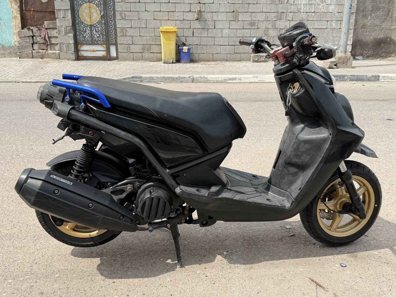 سكنس جبلي دراجه حلوه ونضيفه ومكفوله وكامله نقص برغي ماكو عليها استيرن رياضي سبايدر يدات كاربون محرك ما مفتوح الدرجه كلها بلادي كامله من كلشي وبيها مكاتبه ومنفيس 
العنوان البصره 
هاذ الرقم لتواصل 
***********
