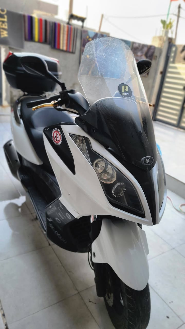 دراجه نضافه 100 بل 100 مناقصه اي شي مكينه 300 للبيع مكانه واسط صويره سعر ملون و300 رقم صاحبه ***********
