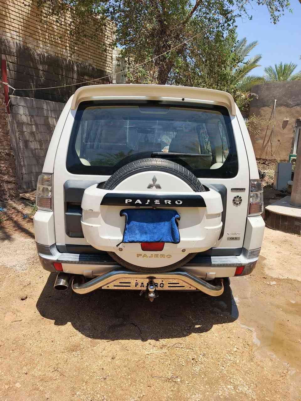 اللهم صل على محمد وآل محمد
أخوان باجيرو حبتور موديل 2008 للبيع
لون ابيض صدفي
رقم بغداد باسمي تحويل ثاني يوم
مكينة 3800  5گير
فور ويل كشنات كهرباء وتدفئة تبريد
منظومة غاز + بانزين
تحكم ستيرن اشاير مري + مري كهرباء 
فتحة بانوراما + دمام
تبريد 3 قطع +مثبت سرعة
مع جرس ع 120
كاميرا دوارة وشاشة كبيرة بلوتوث مع حساسات خلفية
منظومة زينون عالي ناصي
مكينة وگير خير من الله ماملعوب بيهن
السيارة مابيها لا ضربة ولا صبغ ولا قطعة عدى شخط شبر برفع الاصبع
جام كله كهرباء + قفل وفتح سنتر بالريموت+ كشتافات امامي وبلاجكتر خلفي
السعر 135 وبيها مجال للطيبين ..
للاستفسار الاتصال ع 
*********** واتساب
  ***********  
  ***********
