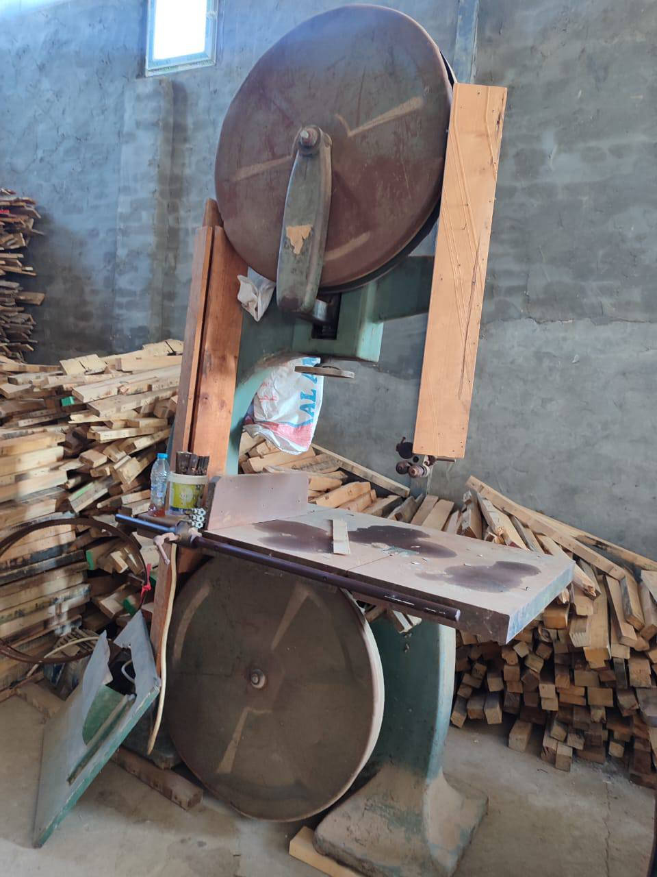 للبيع منشار ودبل ومثرامه.  نضافه خير من الله  

مامتواجد فيس اتصل وتشلع عيوني
***********
