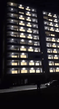 سلام عليكم شقه في مجمع كركوك تاور للبيع ١١٠ متر موقع يم كليه قانون مقابيل بنزين خانه شورجه جاهزه للتسليم قريبا صفر غرفتين نوم حمامات عدد ٢ صاله مفتوح على مطبخ مع بلكونه  خدمات ماء كهرباء غاز مركزي نظام ٢٤ ساعه مطلوب مقدمه ٢٥ مليون و١٠٠ مليون باقي عن طريق مصرف عقاري على شكل اقساط شهريه للاستفسار ‏‪0774 814 1123‬‏
