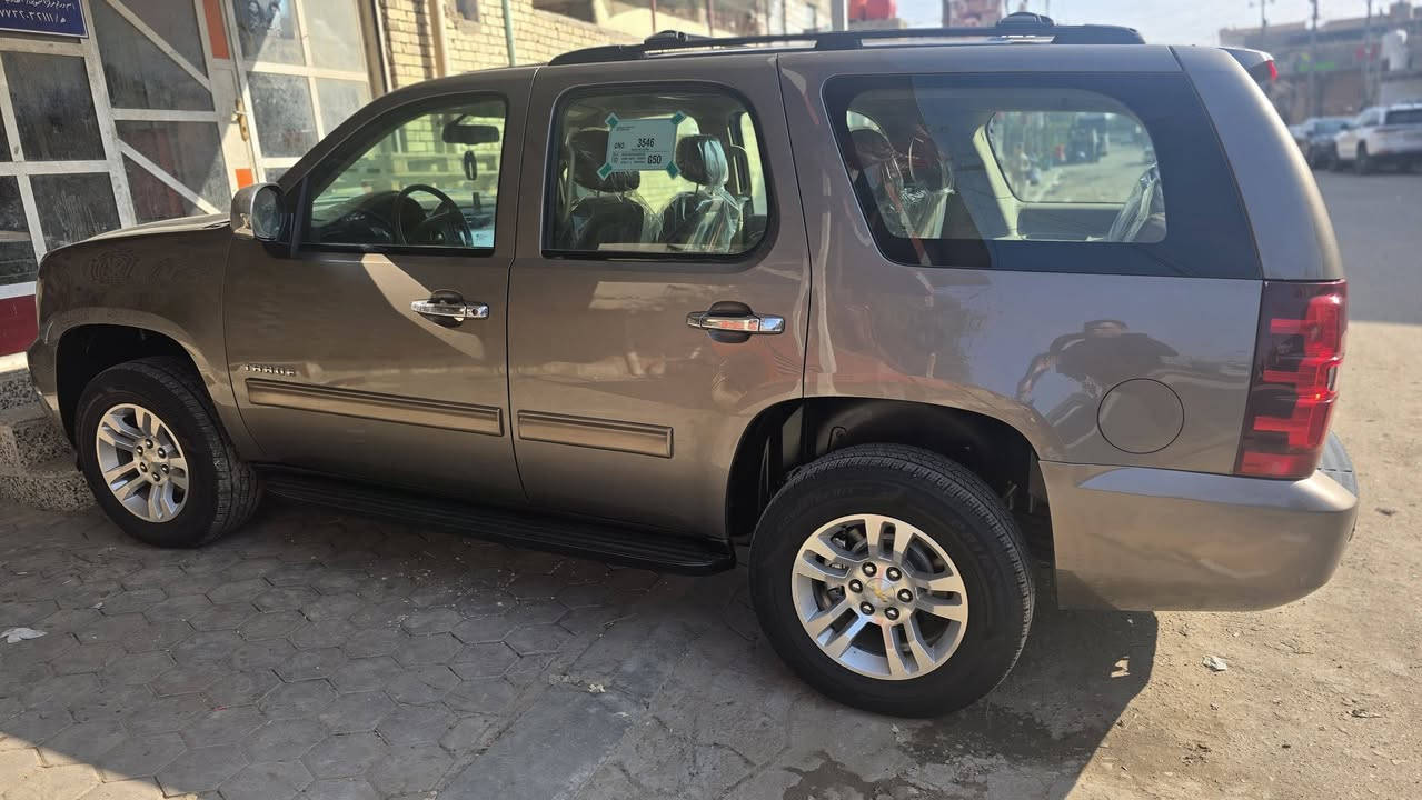 سلام عليكم اخوان تاهو للبيع موديل 2012 رقم سليمانيه ماشيه 177كفاله ما عدا ربع الصندوق الخلفي بارد LT انتهاء السنويه 2029 رقم الهاتف *********** السعر 265$
