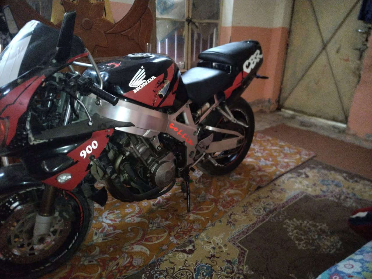 سلام عليك
افوراي ار ار  كوم حديد درجا طالع الذراع من الصفح درجا. ينرادلها فشكه   سعر  مليون وبيها مجال بسط مكان تقاطع عبد الله بن علي الهادي ***********
